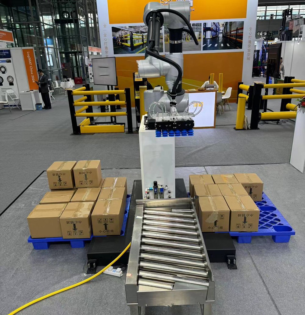 Amazon pallet robot